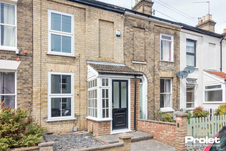 Terraced house with porch