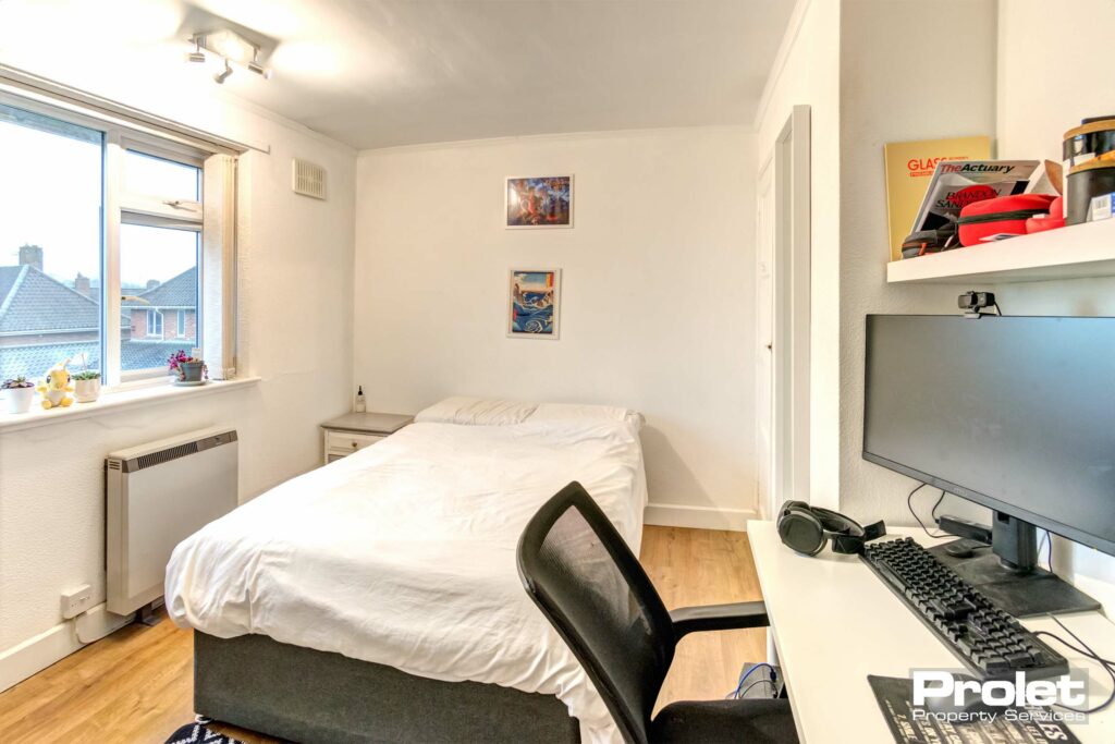 Upstairs double bedroom with desk